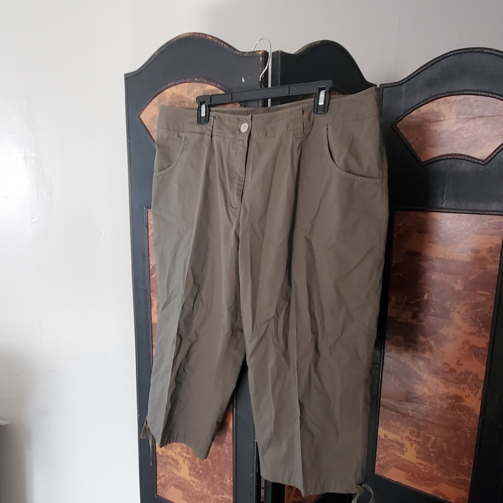 Counterparts khaki capris